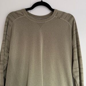 Men’s Lululemon Metal Vent Tech Shirt size L